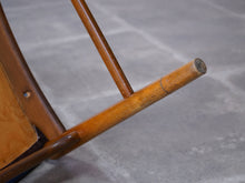 画像をギャラリービューアに読み込む, E.Knudsen(クヌードセン)のアームチェアチェアモデル48の足先