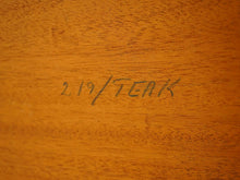 画像をギャラリービューアに読み込む, デンマークデザインテーブル裏面に書かれた文字