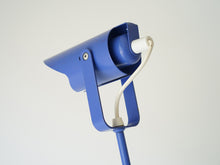 画像をギャラリービューアに読み込む, デンマークデザインのラベンダー色のテーブルランプのシェードの後部