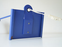 画像をギャラリービューアに読み込む, デンマークデザインのラベンダー色のテーブルランプの裏面