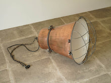 画像をギャラリービューアに読み込む, Copper and metal industrial Lamp