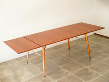 画像をギャラリービューアに読み込む, モーエンセンのテーブルの全体図を上から