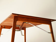 画像をギャラリービューアに読み込む, モーエンセンのテーブルの延長板なしで天板裏