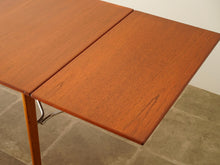 画像をギャラリービューアに読み込む, モーエンセンのテーブルの天板右斜め前から