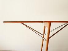 画像をギャラリービューアに読み込む, モーエンセンのテーブルの天板左側水平から