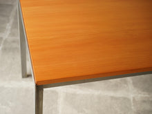 画像をギャラリービューアに読み込む, Poul Kjærholm(ポールケアホルム)の Academy desk(アカデミーデスク)の天板のオレゴンパイン