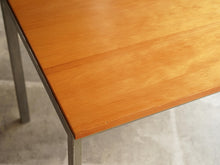 画像をギャラリービューアに読み込む, Poul Kjærholm(ポールケアホルム)の Academy desk(アカデミーデスク)の天板のオレゴンパイン