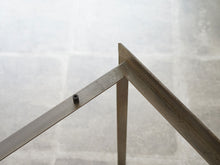 画像をギャラリービューアに読み込む, Poul Kjærholm(ポールケアホルム)の Academy desk(アカデミーデスク)のフレームのみ