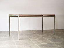 画像をギャラリービューアに読み込む, Poul Kjærholm(ポールケアホルム) のAcademy desk(アカデミーデスク)