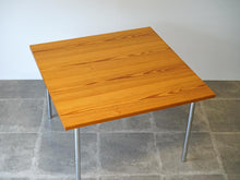 画像をギャラリービューアに読み込む, Poul Kjærholm PK-44 Table