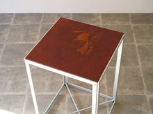 画像をギャラリービューアに読み込む, Hanne Kjærholm(ハンネ・ケアホルム)のハイテーブル天板はレザー張り