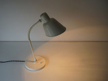 画像をギャラリービューアに読み込む, 北欧テーブルランプ全体図点灯時上から