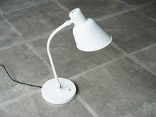 画像をギャラリービューアに読み込む, 北欧テーブルランプの左上から