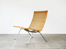 画像をギャラリービューアに読み込む, Poul Kjærholm(ポール・ケアホルム)のPK22籐タイプ