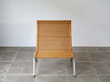 画像をギャラリービューアに読み込む, Poul Kjærholm(ポール・ケアホルム)のPK22の正面を上から