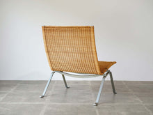 画像をギャラリービューアに読み込む, Poul Kjærholm(ポール・ケアホルム)のPK22の背面