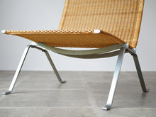 画像をギャラリービューアに読み込む, Poul Kjærholm(ポール・ケアホルム)のPK22のフレームにEKCの刻印