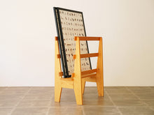 画像をギャラリービューアに読み込む, 木製のポスターラック