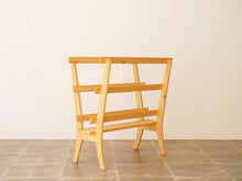 画像をギャラリービューアに読み込む, 木製のポスターラック