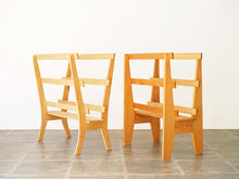 画像をギャラリービューアに読み込む, 木製のポスターラック2種類