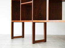 画像をギャラリービューアに読み込む, Svend Langkilde Rosewood Bookcase for Illums Bolighus(イルムス・ボリフス)の脚