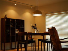 画像をギャラリービューアに読み込む, Svend Langkildeデザインのローズウッドのオープンシェルフillums Bolighus(イルムス・ボリフス)のディスプレイイメージ