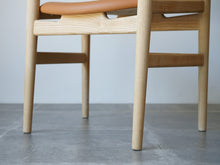 画像をギャラリービューアに読み込む, Hans J. Wegner(ハンスJ.ウェグナー)のダイニングチェアPP58の脚