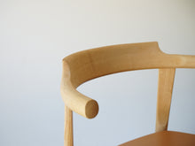 画像をギャラリービューアに読み込む, Hans J. Wegner(ハンスJ.ウェグナー)のダイニングチェアPP58の背もたれの曲線
