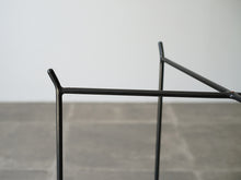 画像をギャラリービューアに読み込む, Peter Hvidt(ピーター・ヴィッツ)がトレイをテーブルとして使えるようにデザインしたフレーム