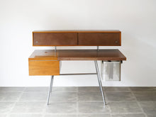 画像をギャラリービューアに読み込む, Home Office Desk by George Nelson for Herman Miller ネルソンデスクの正面上からHome Office Desk by George Nelson for Herman Miller ネルソンデスクの正面ハーマンミラー デスク ジョージ・ネルソン Home Office Desk George Nelson for Herman Miller ミッドセンチュリーのデスクの正面やや上から