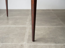 画像をギャラリービューアに読み込む, Johannes Andersenのテーブルの脚先