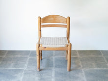 画像をギャラリービューアに読み込む, ペーパーコードの座面の北欧ダイニングチェアの正面