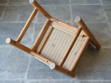 画像をギャラリービューアに読み込む, 北欧ダイニングチェアの裏面