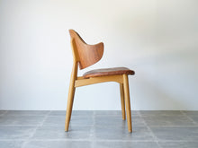 画像をギャラリービューアに読み込む, Jens Hjorth(イェンス・ヒョーロス)のチェアの側面