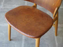 画像をギャラリービューアに読み込む, Jens Hjorth(イェンス・ヒョーロス)のチェアの座面はレザー張り