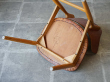 画像をギャラリービューアに読み込む, Jens Hjorth(イェンス・ヒョーロス)のチェアの裏面