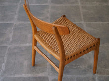 画像をギャラリービューアに読み込む, Hans J. Wegner(ハンスJウェグナー)CH23チェアを上から