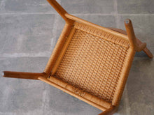 画像をギャラリービューアに読み込む, Hans J. Wegner(ハンスJウェグナー)CH23チェアの裏面