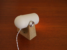 画像をギャラリービューアに読み込む, Markus JohanssonのCarronade(カロネード)卓上ランプの後ろ姿