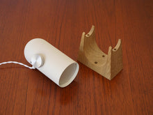 画像をギャラリービューアに読み込む, Markus JohanssonのCarronade(カロネード)卓上ランプの台座