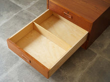 画像をギャラリービューアに読み込む, Finn Juhl(フィン・ユール)FJ50カウフマンデスク用の引き出しの2段目 仕切り有り