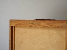 画像をギャラリービューアに読み込む, Finn Juhl(フィン・ユール)FJ50カウフマンデスク用の引き出しの裏面 メモ書きあり