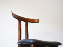 画像をギャラリービューアに読み込む, オーレヴァンシャーOleWanscherのTチェアのローズウッド