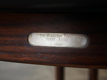 画像をギャラリービューアに読み込む, オーレヴァンシャーOleWanscherの生誕100周年に復刻された限定モデルのTチェア