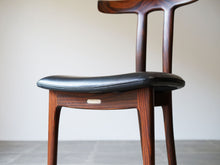 画像をギャラリービューアに読み込む, オーレヴァンシャーOleWanscherのTチェアの座面と脚の前貫