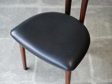 画像をギャラリービューアに読み込む, オーレヴァンシャーOleWanscherのTチェアの座面