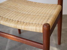 画像をギャラリービューアに読み込む, Hans J. Wegner W2 Chair ハンスJウェグナー ダイニングチェアW2 籐タイプ 椅子の座面とフレーム