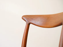画像をギャラリービューアに読み込む, Hans J. Wegner(ハンスJ.ウェグナー)のダイニングチェアW2の背もたれの丸み