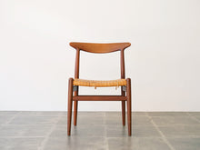 画像をギャラリービューアに読み込む, Hans J. Wegner(ハンスJ.ウェグナー)のダイニングチェアW2の正面