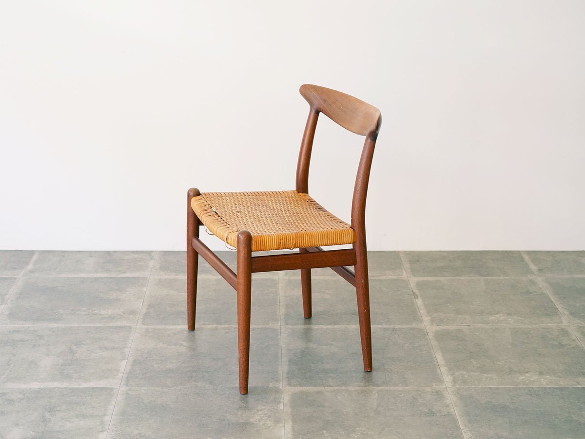 Hans J. Wegner W2 Chair